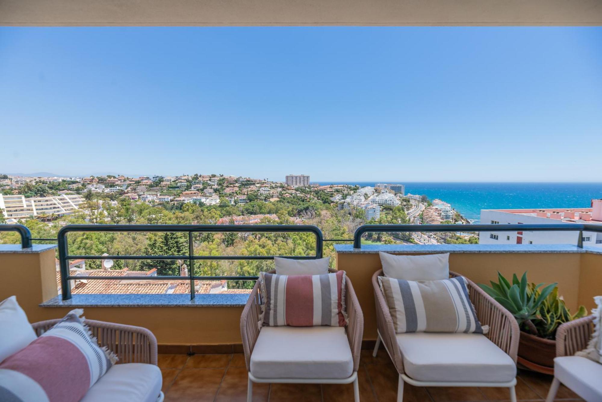 Luxury 4Bdr Penthouse With Sea Views Apartment เบนัลมาเดนา ภายนอก รูปภาพ